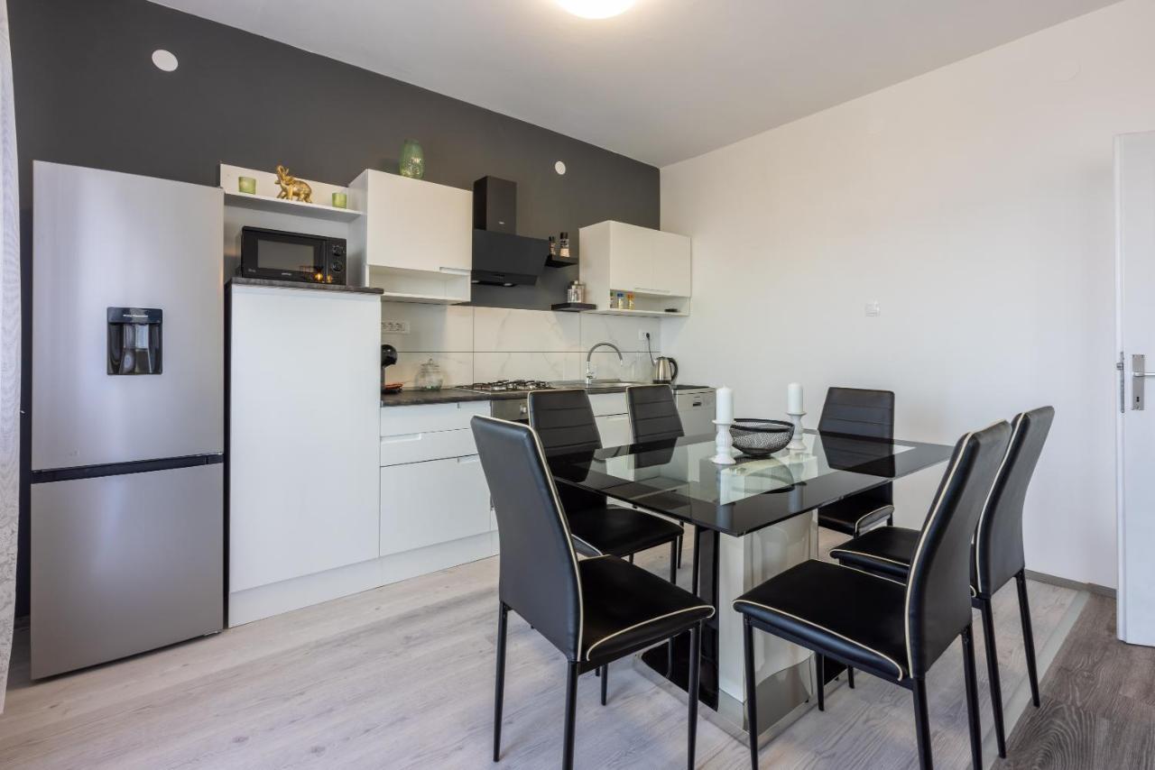 Apartman Dora ซริกเวนิซา ภายนอก รูปภาพ